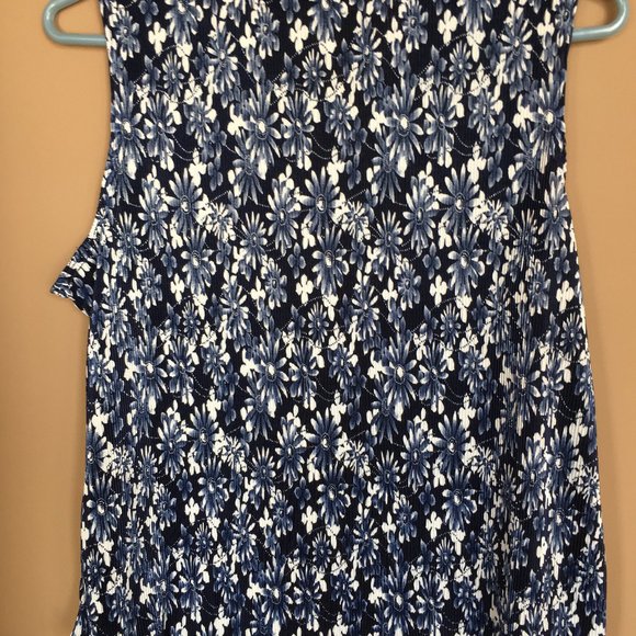 Sleeveless blouse. Unknown brand - Picture 2 of 3